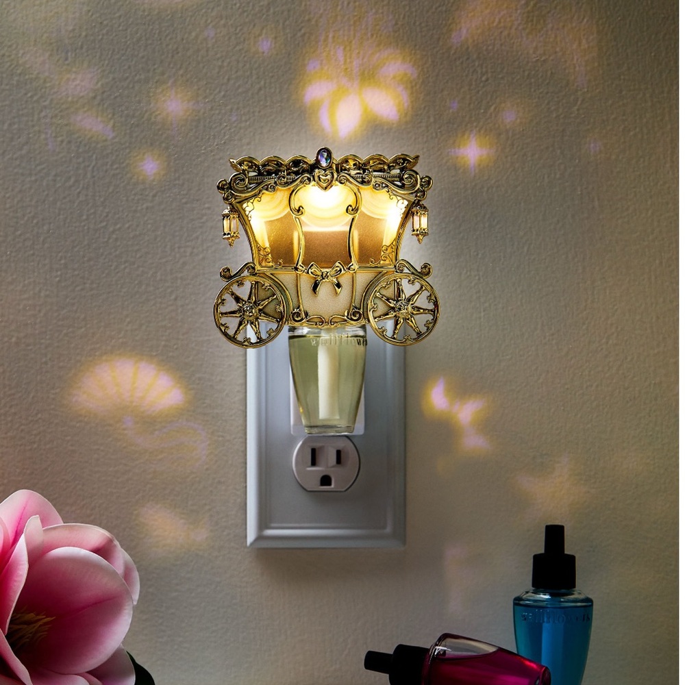 NWT LIMITED RELEASE DISNEY PRINCESS CARRIAGE PROJECTOR NIGHTLIGHT FRAGRANCE PLUG